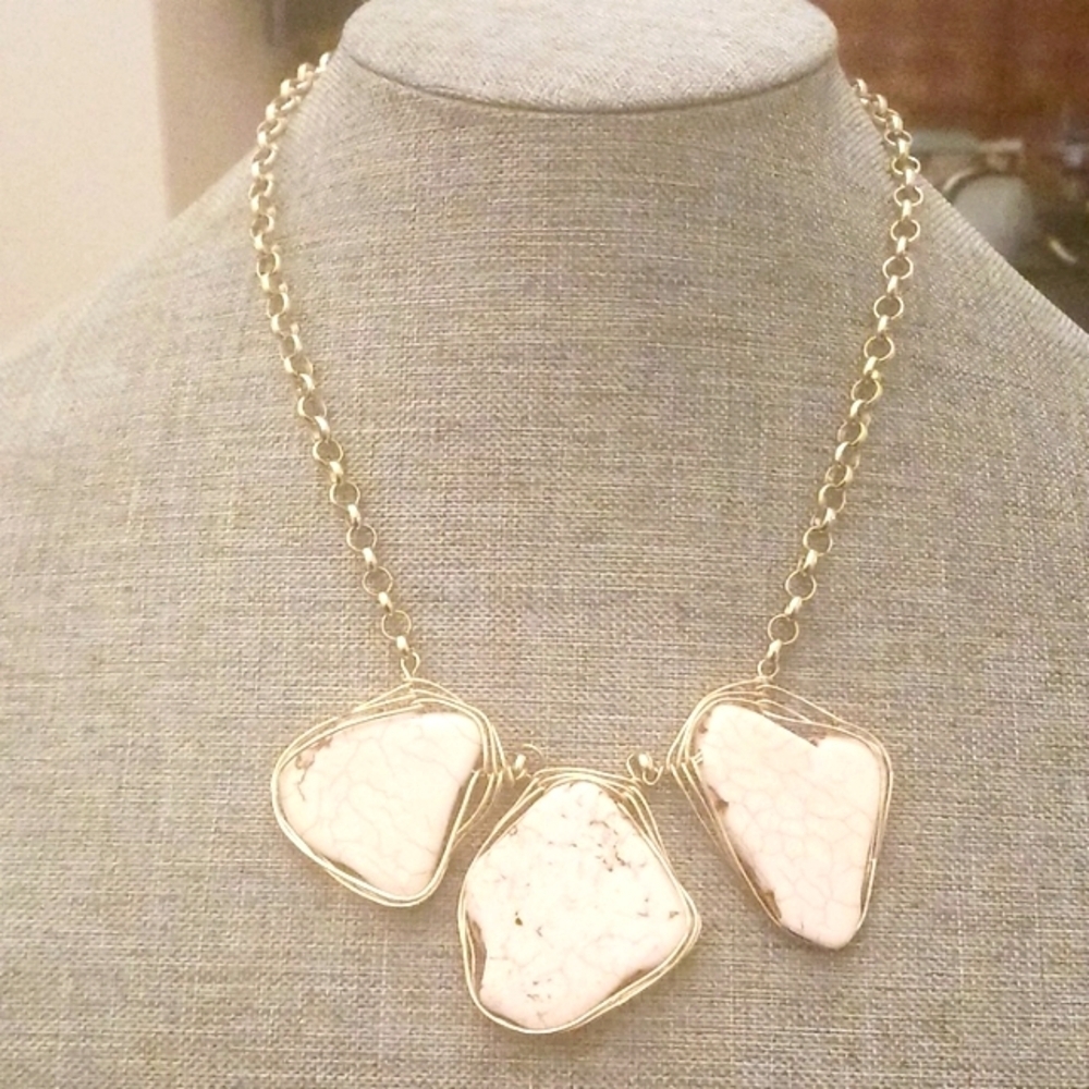 Statement Cream Stone Pendant Necklace on Goldtone Chain - Pre-loved (17"-19")